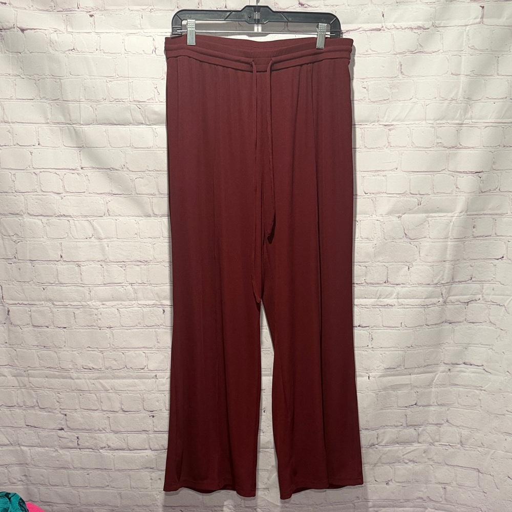 Women's Burgundy Chic Wide-Leg Lightweight Pants Size XL‎